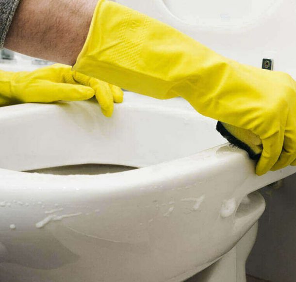 Bathroom cleaning service
